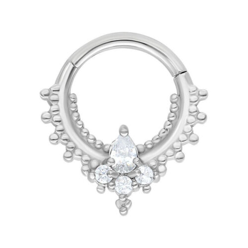 Silberner Oriental Drop Clicker Piercingring mit Kristallen auf weißem Hintergrund