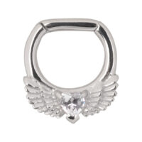 Silberner Wing Heart Clicker mit Kristall Silberner Piercing Clicker mit Flügeln und klarem Herz-Kristall auf weißem Hintergrund