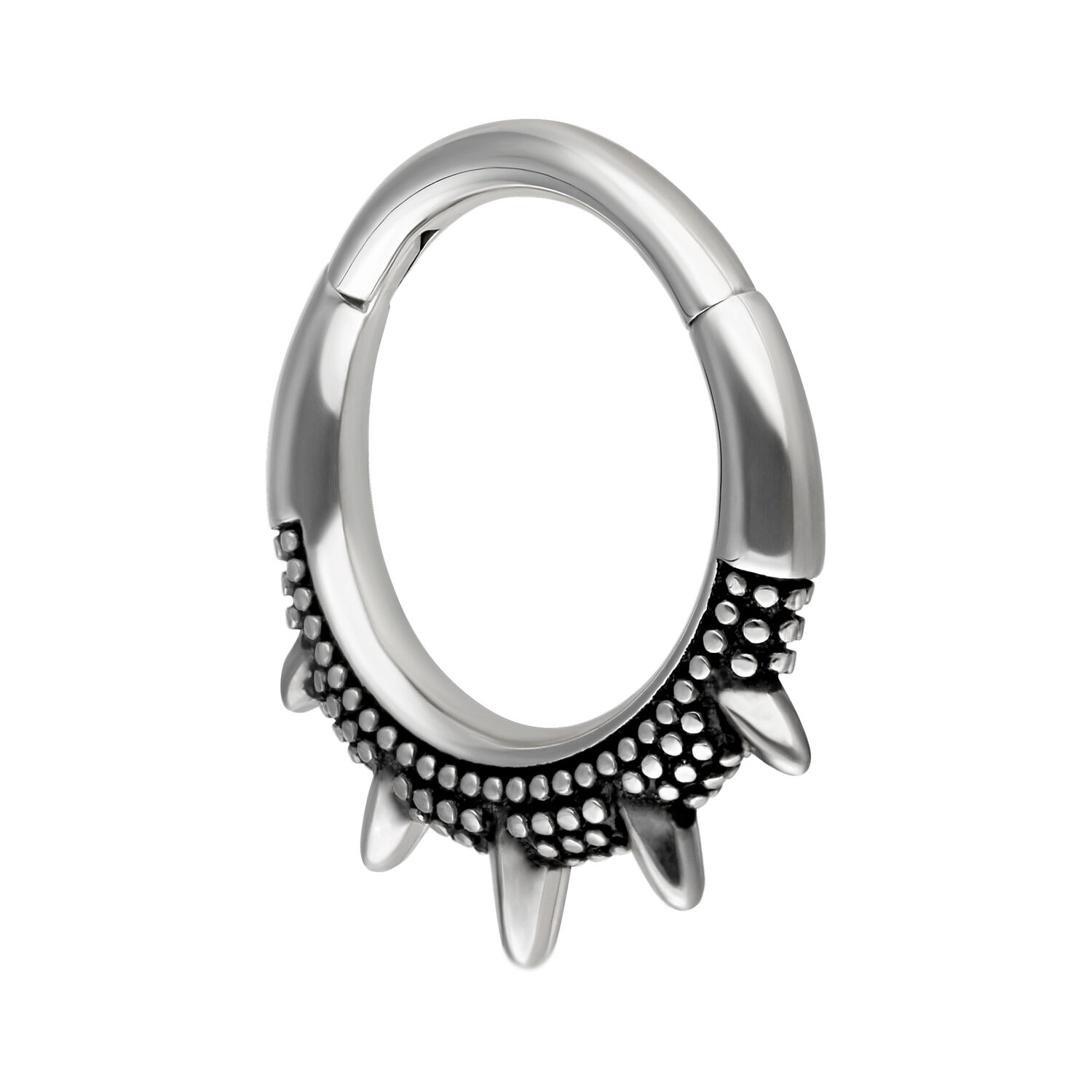 Oriental Spiked Clicker in Schwarz und Silber Silberner und schwarzer Piercingring mit stachelartigem Design auf weißem Hintergrund