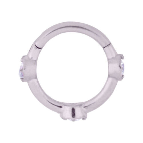 Silberfarbener Hinged Crystal Clicker mit Kristallen auf weißem Hintergrund