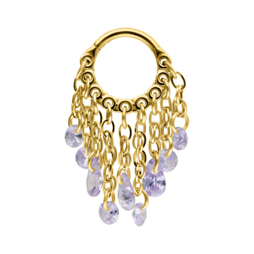 Goldener Piercing-Ring mit hängenden Lavendel-Kristallen auf weißem Hintergrund