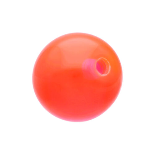 Leuchtend orangefarbener Piercing-Aufsatz aus PMMA auf weißem Hintergrund