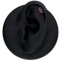 Silberner Lotus Aufsatz mit Amethyst Silberner Lotus Aufsatz mit Amethyst auf schwarzem Ohr präsentiert