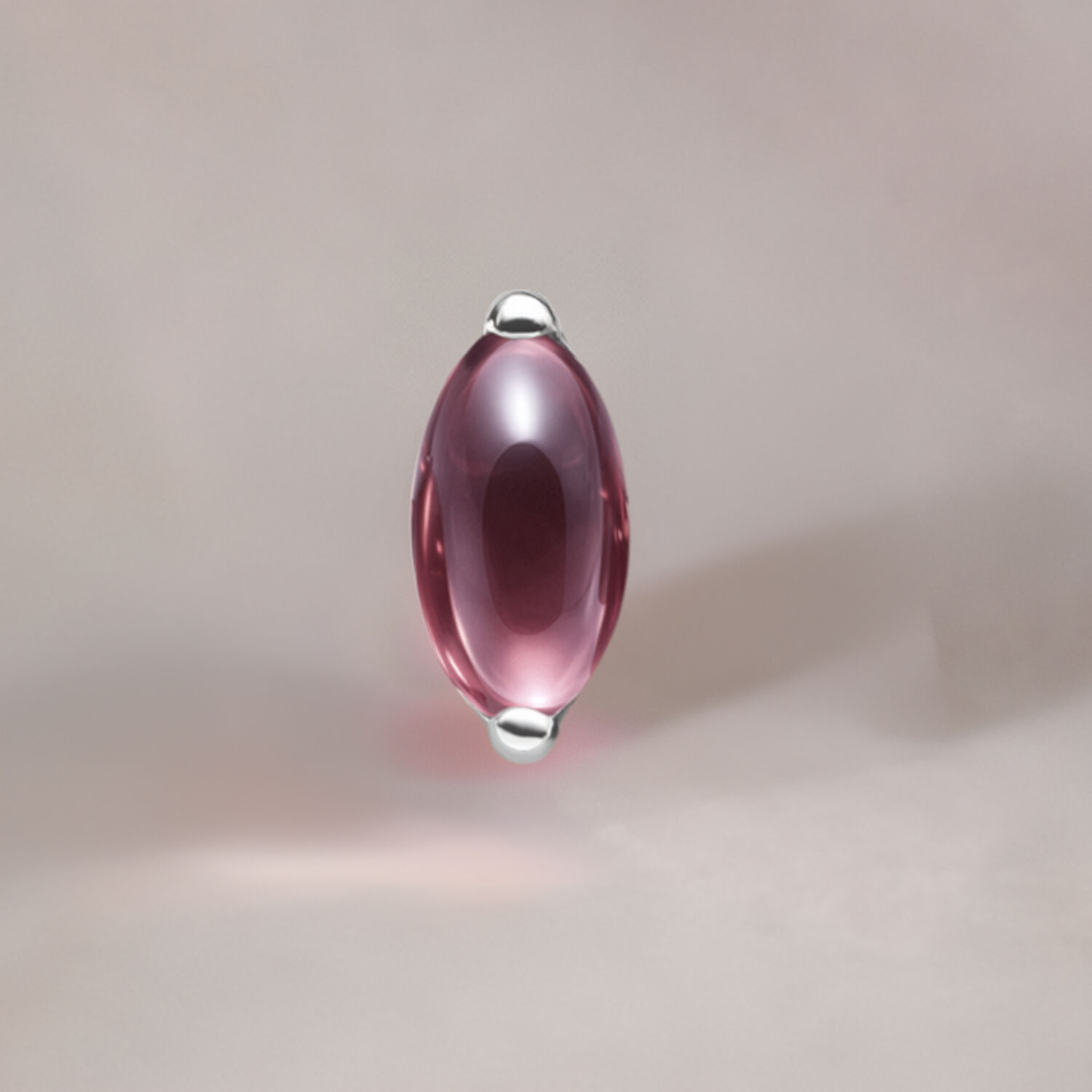 Push Fit Aufsatz Silber Amethyst Oval Ovaler Amethyst-Stein in silberner Fassung auf neutralem Hintergrund