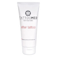 Weiße Tube TattooMed® After Tattoo Creme 100ml auf weißem Hintergrund