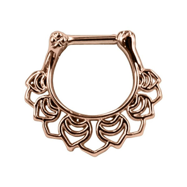 Roségold Septum Clicker mit Blumenmuster Roségoldener Septum Clicker aus Chirurgenstahl mit floralem Design auf weißem Hintergrund