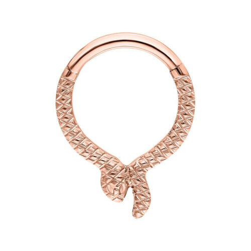 Roségoldener Serpentes Clicker Piercing in Schlangenform auf weißem Hintergrund