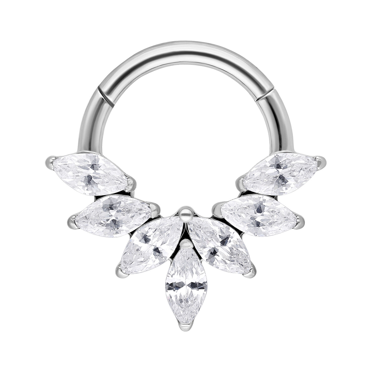 Silberner Septum Clicker mit Marquise Kristallen auf weißem Hintergrund