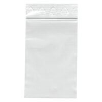 Transparenter Druckverschlussbeutel 100x150mm Klarer Druckverschlussbeutel 100x150mm auf weißem Hintergrund