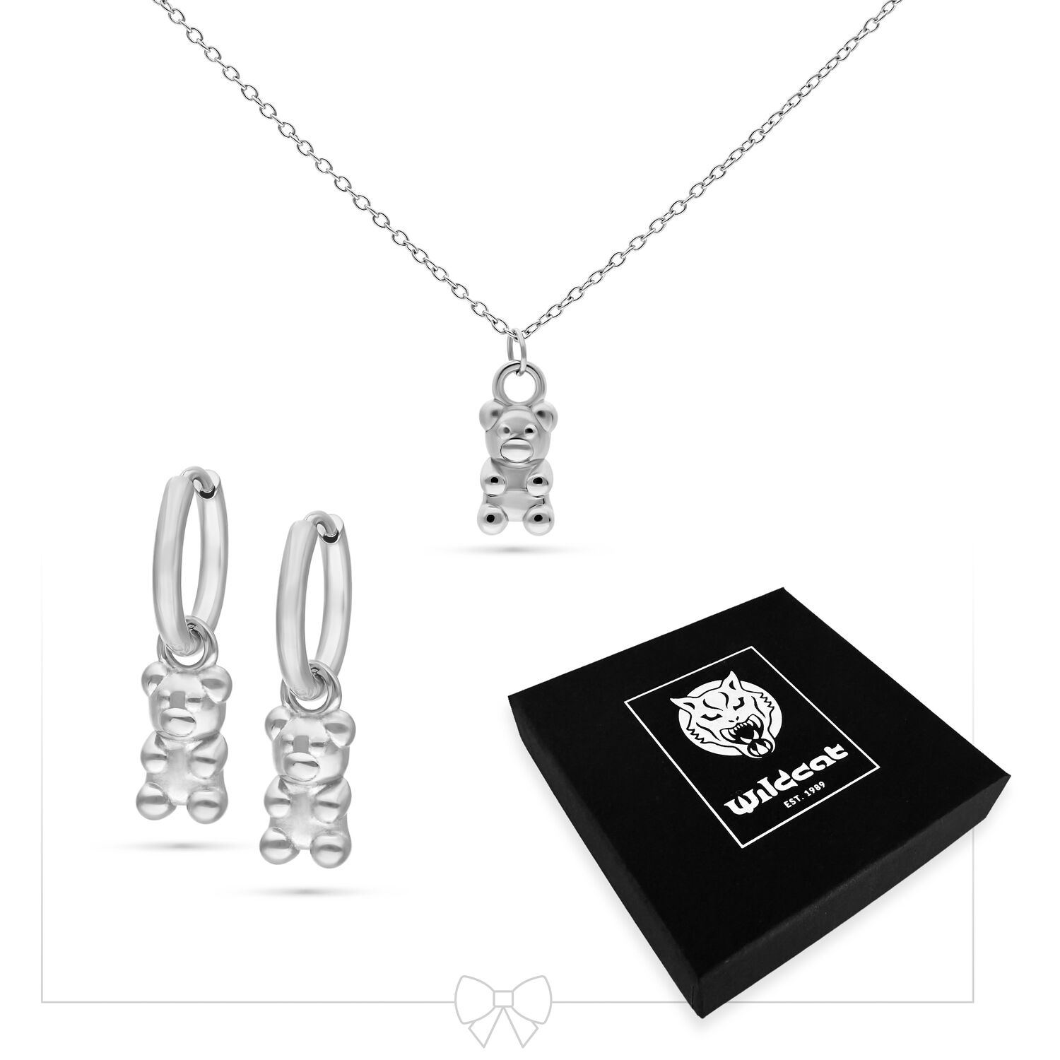 Silbernes Gummi-Bärchen Schmuckset Silberne Halskette mit Gummi-Bärchen-Anhänger und passenden Creolen, schwarze Geschenkbox im Hintergrund
