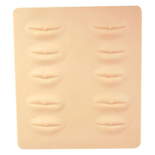 Beige Silikonplatte mit geprägten Lippen, neutraler Hintergrund