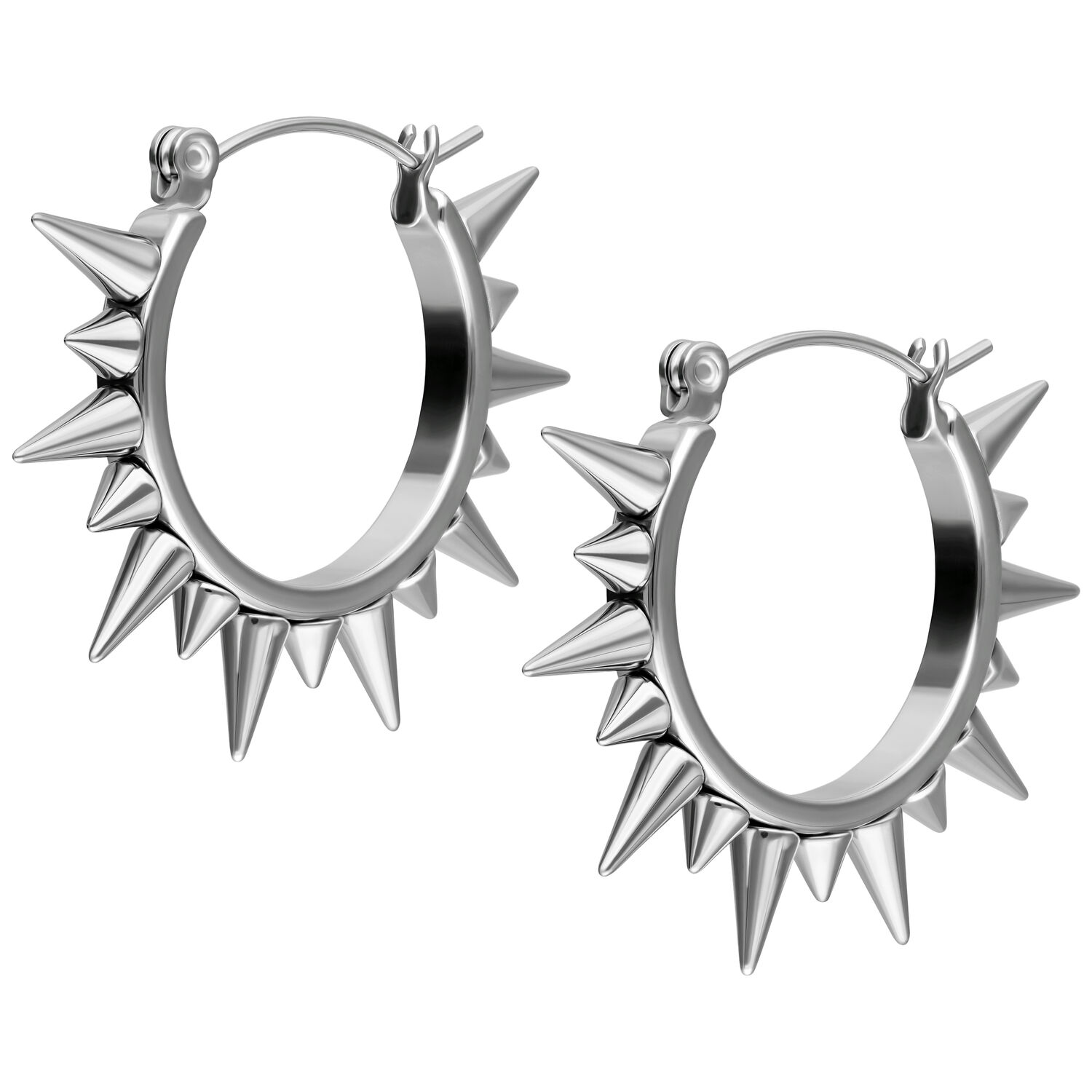 Silberne Spiked Ohrringe aus Chirurgenstahl Paar silberne Spiked Ohrringe aus Chirurgenstahl mit spitzen Nieten auf weißem Hintergrund