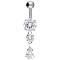 Silbernes Kristall Bananabell 10 mm Silbernes Bauchnabelpiercing mit drei klaren Kristallen auf weißem Hintergrund