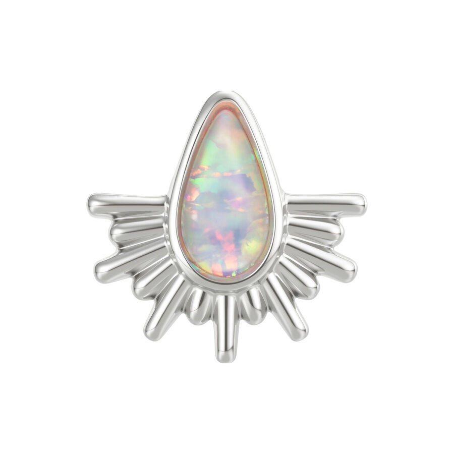 Tropfenförmiger Opal-Aufsatz mit silbernen Sonnenstrahlen auf weißem Hintergrund