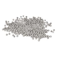 Standard Gewindekugeln Set aus Titan Silberne Titan-Gewindekugeln 1000er Set auf weißem Hintergrund