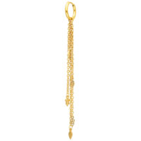 Goldene Ohrringe mit langen Ketten Goldene Ohrringe mit langen, hängenden Ketten und Blattanhängern vor weißem Hintergrund