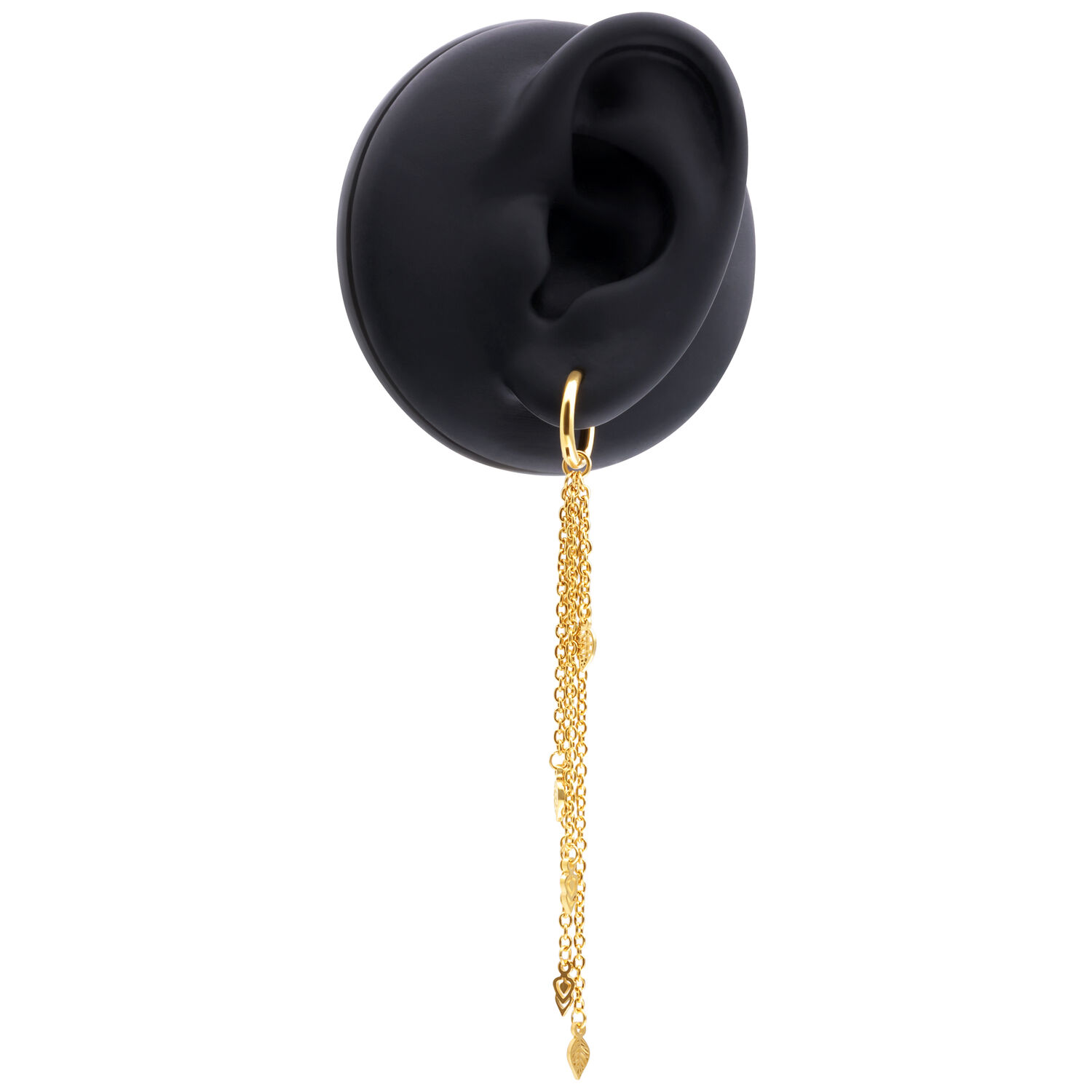 Goldene Ohrhänger mit Kettenanhänger Goldener Ohrhänger mit langen Ketten an einem schwarzen Ohrhalter