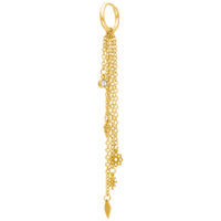 Goldene Boho Creolen mit Anhängern Goldene Creole mit mehreren Ketten und Anhängern, freigestellt
