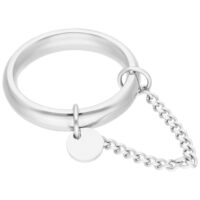Silberner Ring aus Chirurgenstahl mit Kettendetail auf weißem Hintergrund