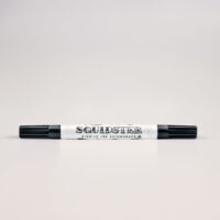 Schwarzer Squidster Mini Hautmarker Schwarzer doppelseitiger Hautmarker auf hellem Hintergrund