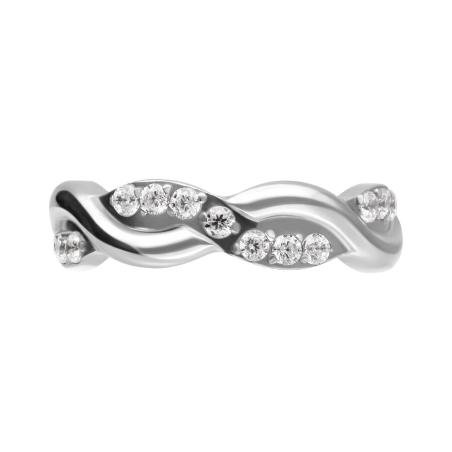 Silberner Ring mit wellenförmigem Design, besetzt mit klaren Kristallen, auf weißem Hintergrund