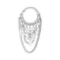 Silberner Crystal Snakechain Clicker mit klaren Kristallen Silberner Clicker-Piercing mit klaren Kristallen, Ketten-Design auf weißem Hintergrund