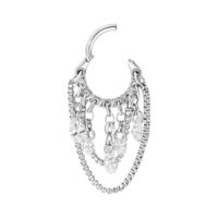 Silberner Crystal Snakechain Clicker mit klaren Kristallen Silberner Piercing-Ring mit klaren Kristalltropfen und Schlangenkettendesign auf weißem Hintergrund