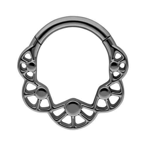 Schwarzer Metall Septum Clicker mit Blasenmuster auf weißem Hintergrund