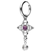 Silberner Ohrring mit filigranem Design, Amethyst in der Mitte und Zirkonia-Anhänger auf weißem Hintergrund